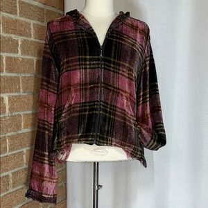 Carlisle women's  pink and black plaid valour hooded jacket - flawed - PTP 22”